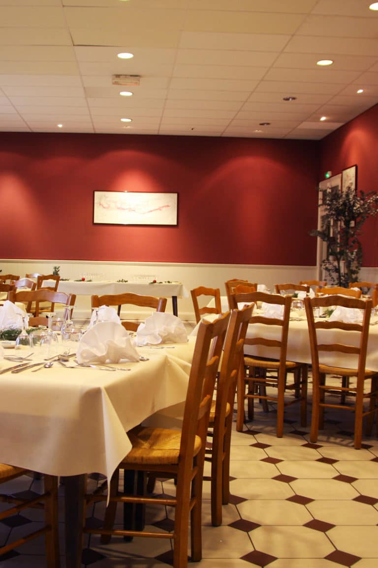 Aux vendanges de Bourgogne hotel restaurant Paray le Monial - salle de récetpion seminaire -4