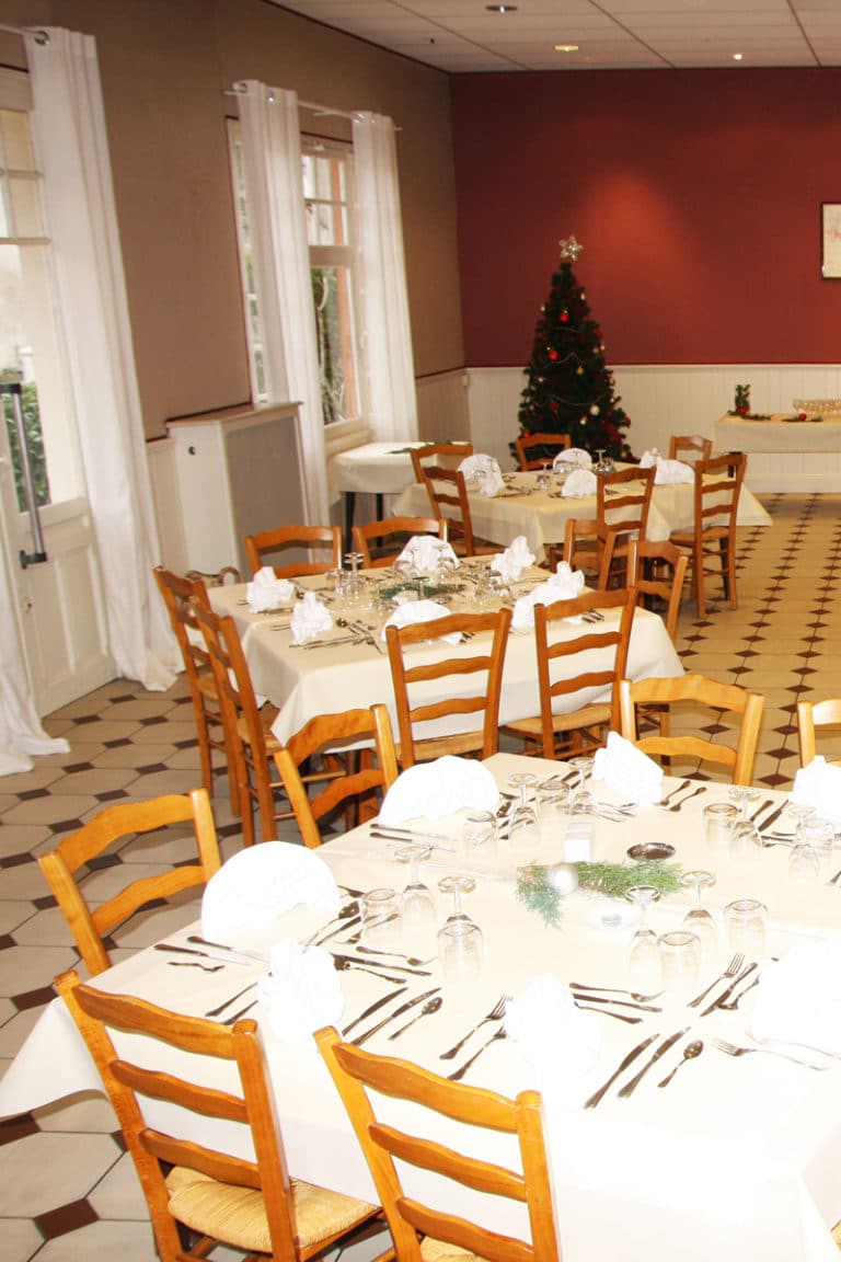Aux vendanges de Bourgogne hotel restaurant Paray le Monial - salle de récetpion seminaire -5