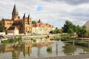 Basilique Paray le Monial Aux vendanges de Bourgogne